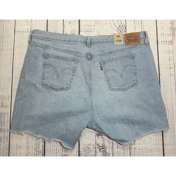 Levis 501 High Rise Distressed Button Fly Light Wash Shorts Size 20W Women’s NWT - Picture 2 of 7